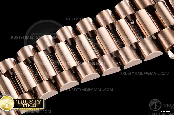 0404 RDD0219G – DayDate 36mm Practical 693